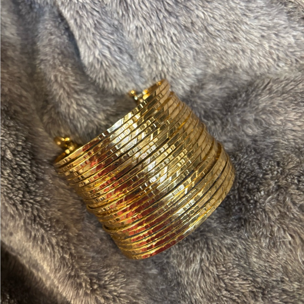 Elegant Gold cuff